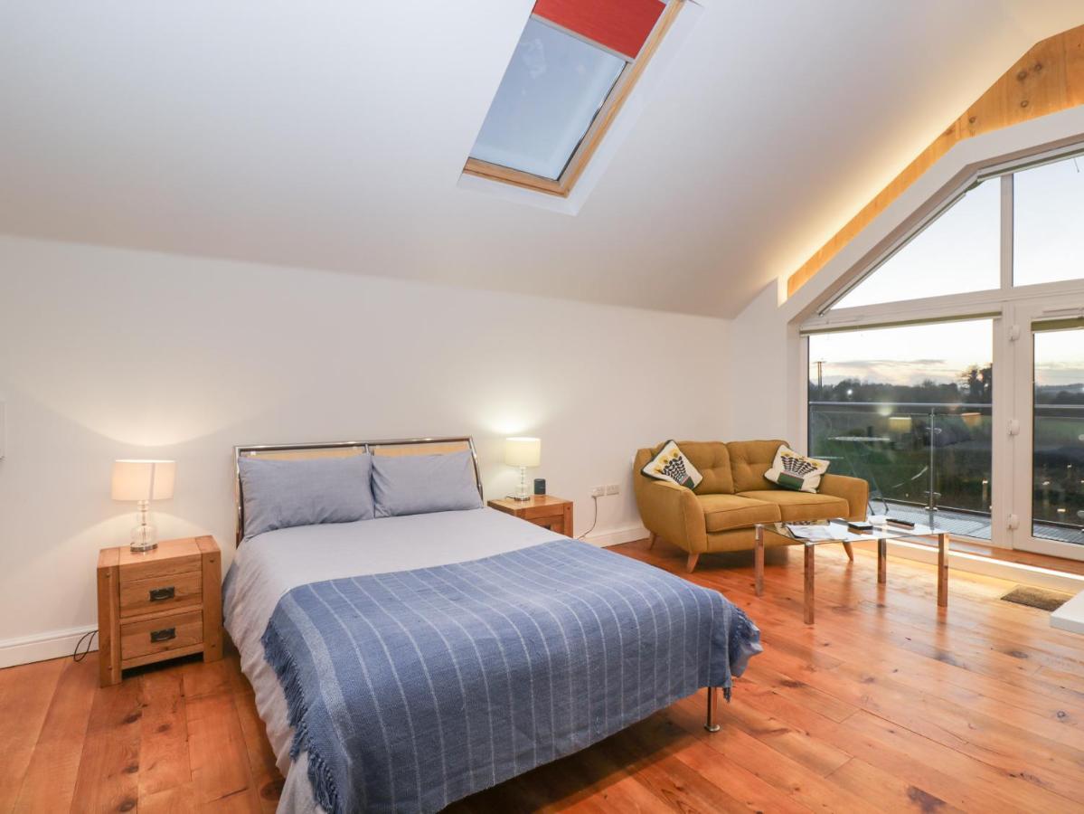 Upper Annex Daire Calne Dış mekan fotoğraf
